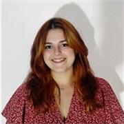 Profesora de apoyo escolar especializada en dibujo y grabado con máster de profesorado en secundaria. Aprendizaje real y divertido
